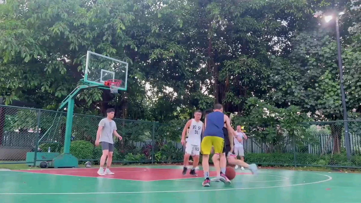 如何使用智能健身设备进行篮球专项训练_0